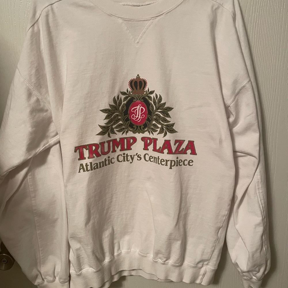 Vintage Trump Plaza White Sweatshirt Men’s SZ M Atlantic City’s Masterpiece